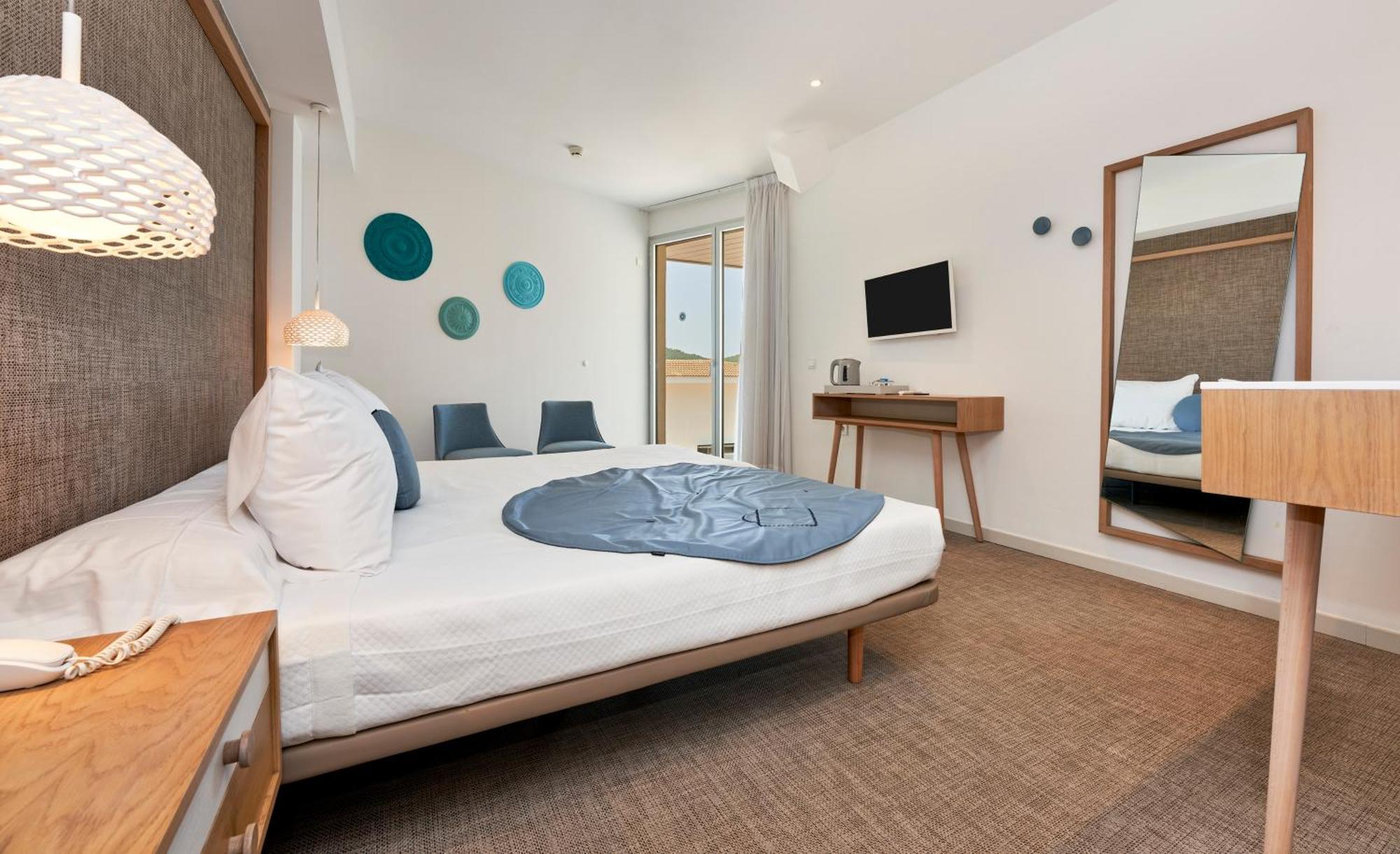Mar Azul Pur Estil & (adults Only) Hotel 4*